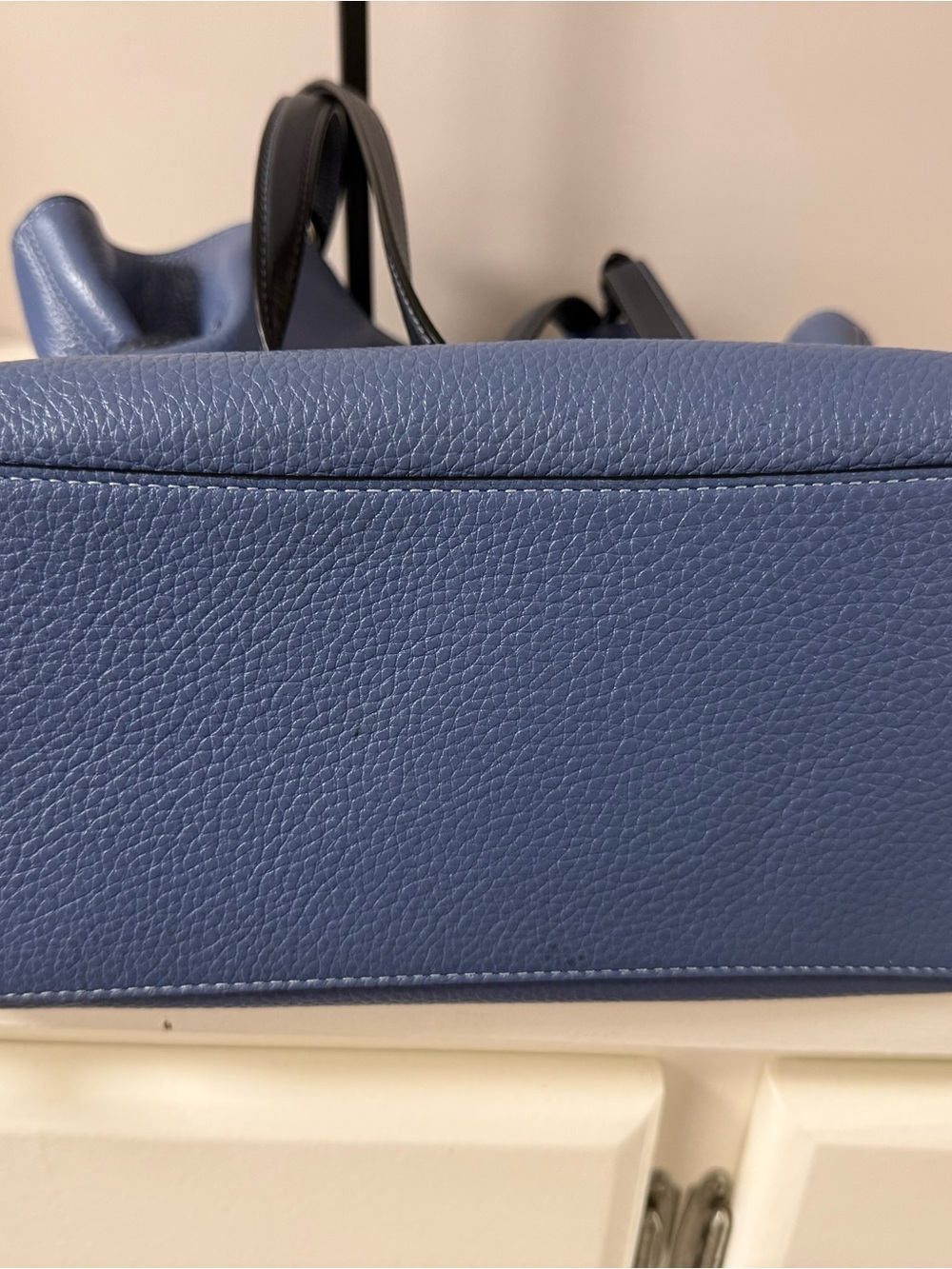 Horse & Carriage Coach Blue Pebbled Leather bucket Tote! Like New!! - Picture 6 of 6